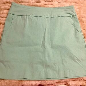 Women’s Size 8 Mint Green Skort with Pockets